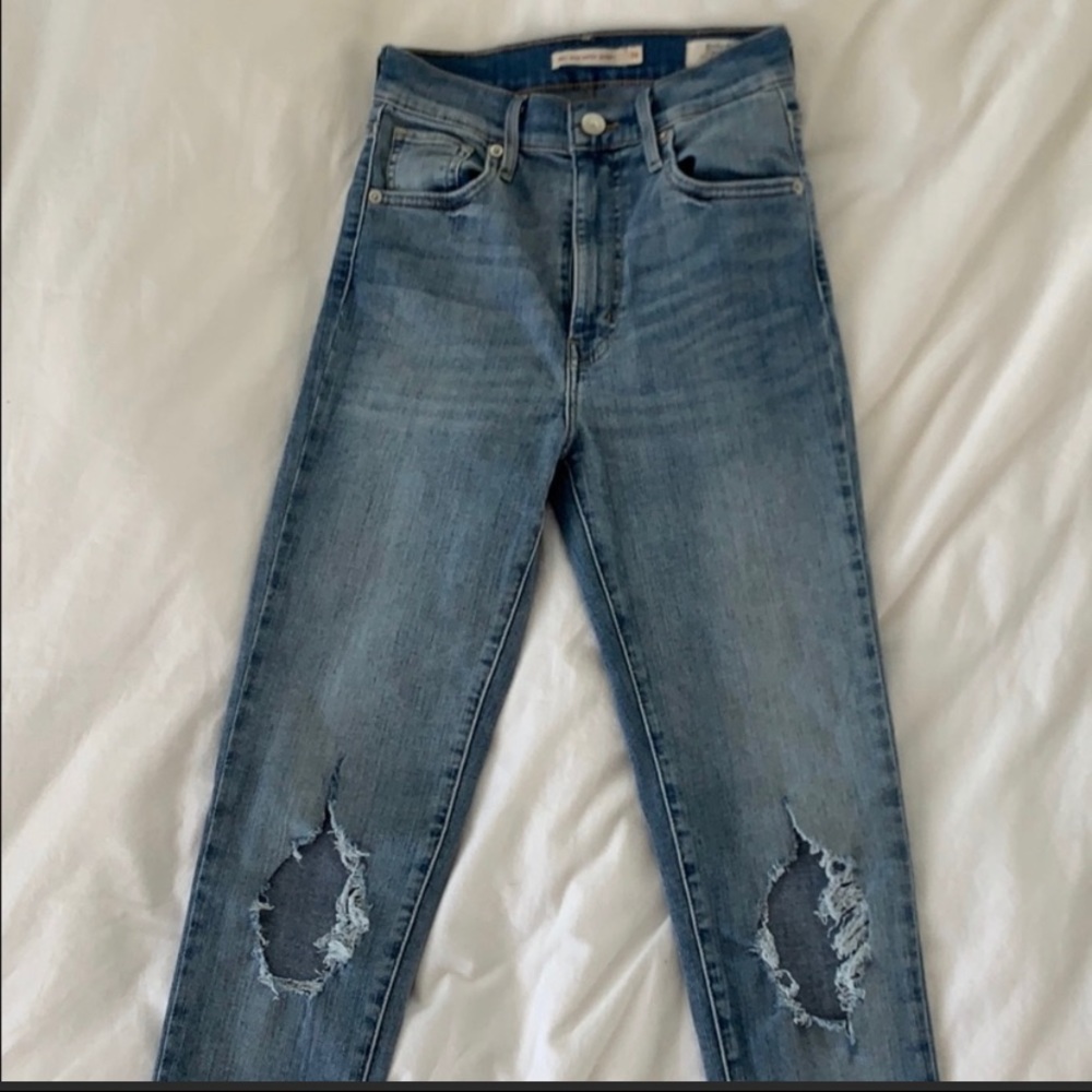 Levi’s Mile High Super Skinny Jeans (Light washed)